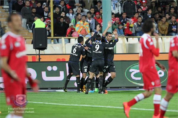 فردا، انتشار آگهی واگذاری استقلال و پرسپولیس