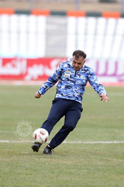 بیژن طاهری، مربی تیم فوتبال استقلال تهران تأکید کرد که بازی با تراکتورسازی یک بازی شش امتیازی برای آبی‌پوشان محسوب می‌شود.