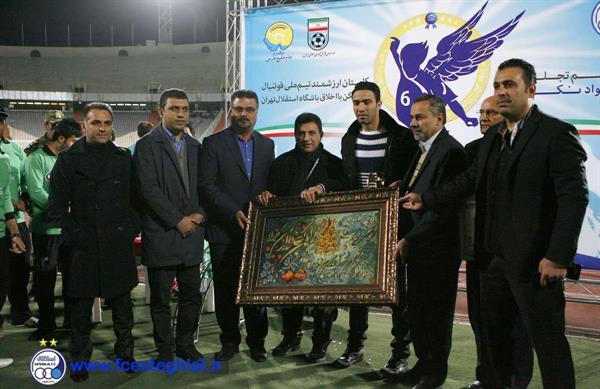 از نکونام تجلیل شد