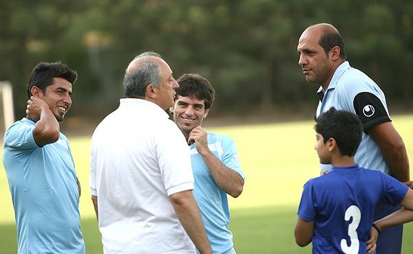 ترابپور: بعضی‌ها در استقلال نان به نرخ روز خور هستند