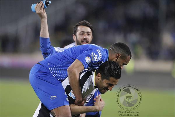رابسون جان‌واریو به استقلال نزدیک‌تر شد