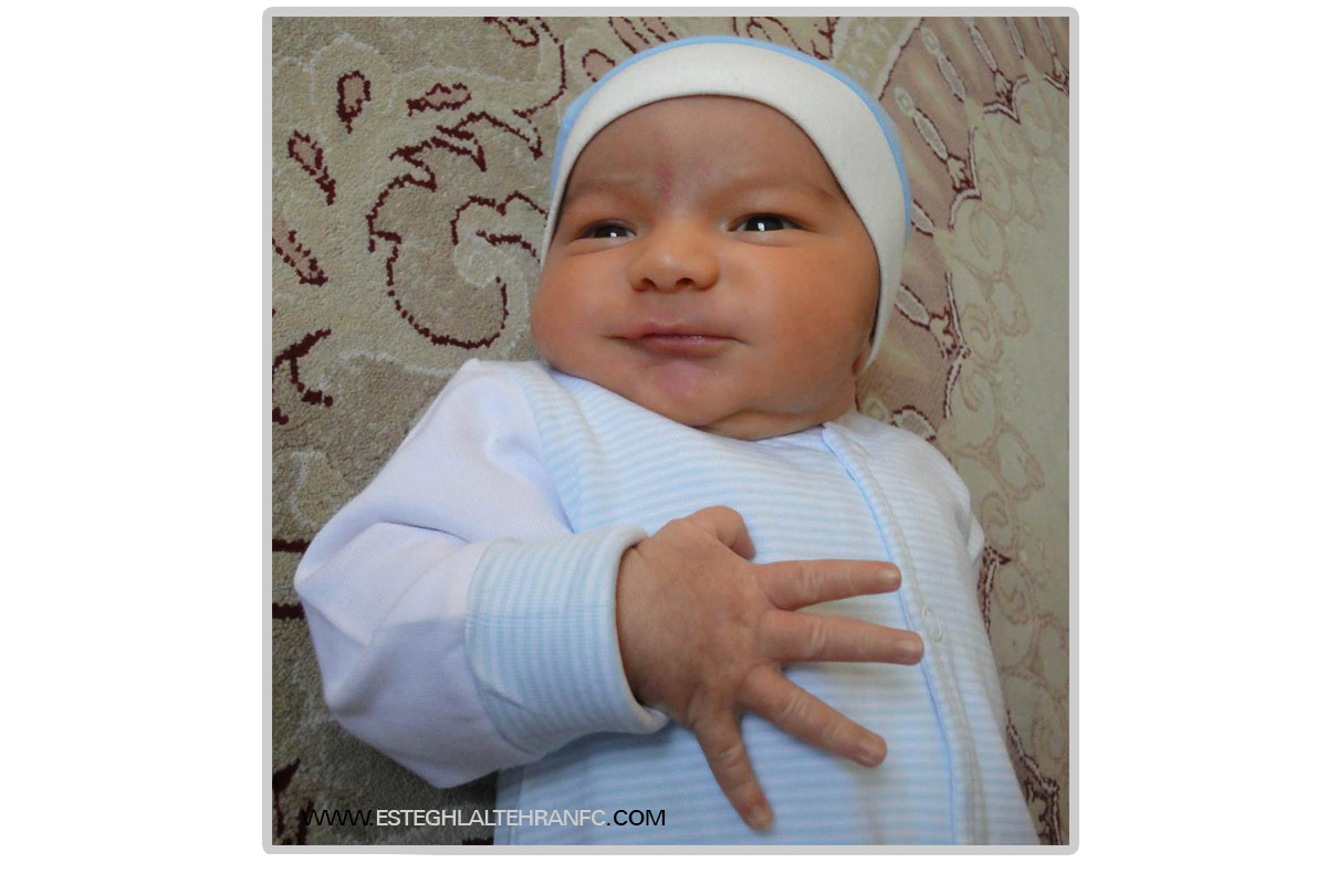 نوزاد استقلالی و کری خوانی 4 تایی ها